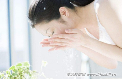 保护肌肤,要避开洗脸的4个小错误